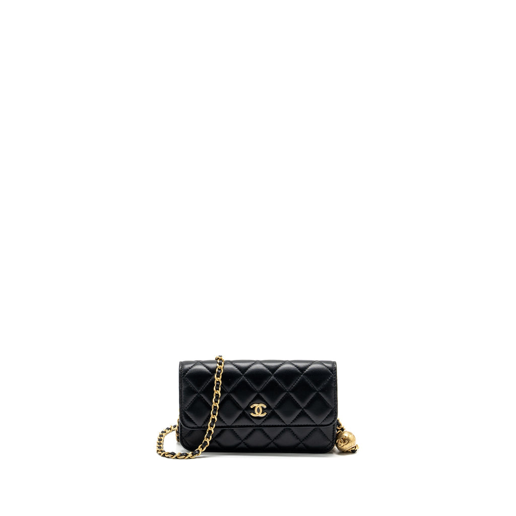 chanel-pearl-crush-mini-flap-wallet-with-chain-lambskin-black-ghw-microchip