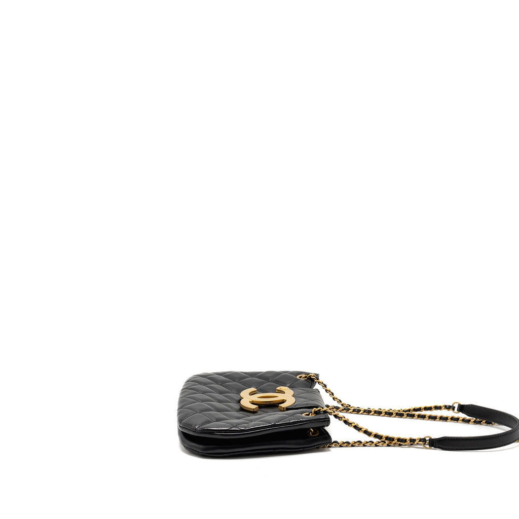 chanel-24c-quilted-small-messenger-bag-black-lambskin-ghw-microchip-copy