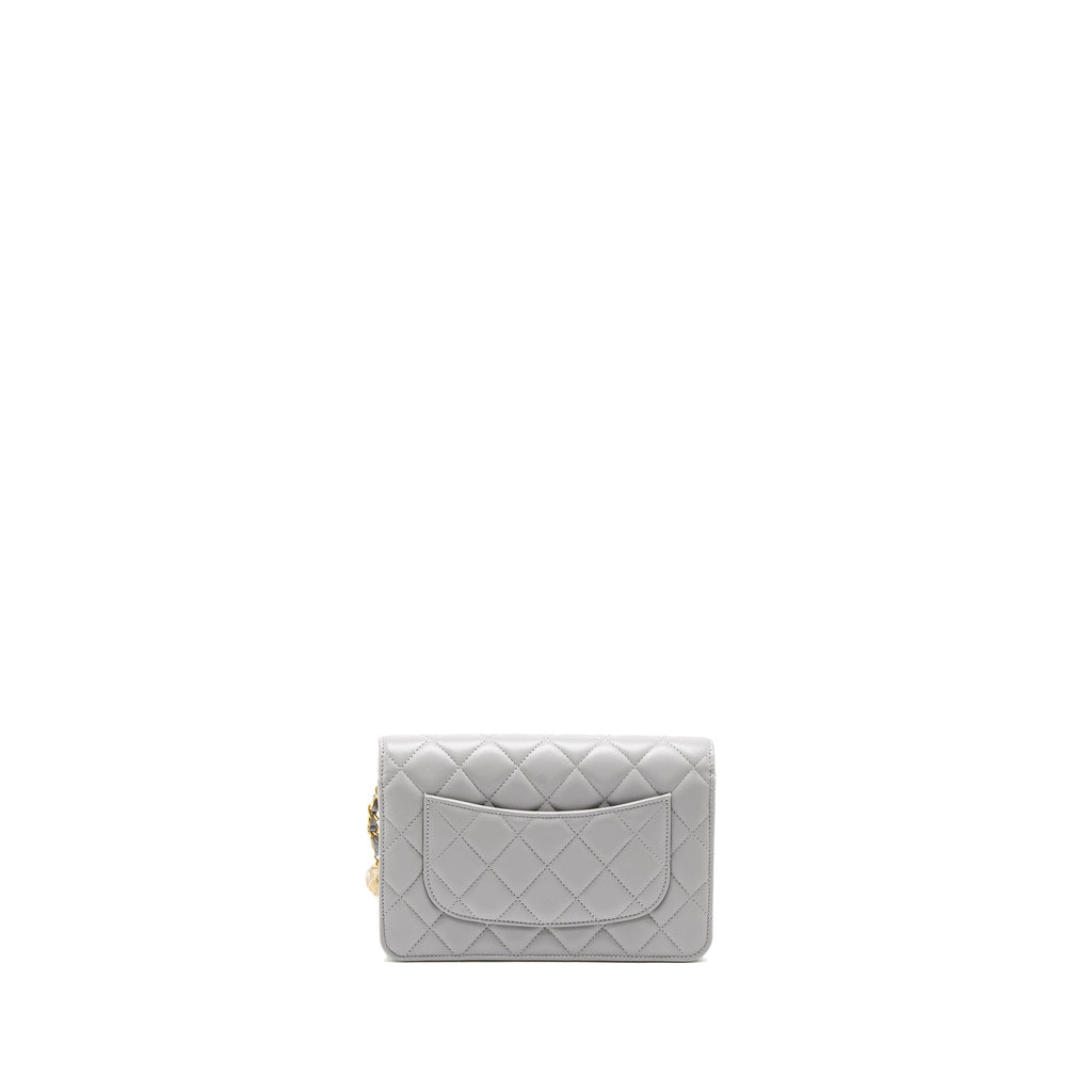 chanel-pearl-crush-wallet-on-chain-lambskin-light-grey-brushed-ghw-microchip