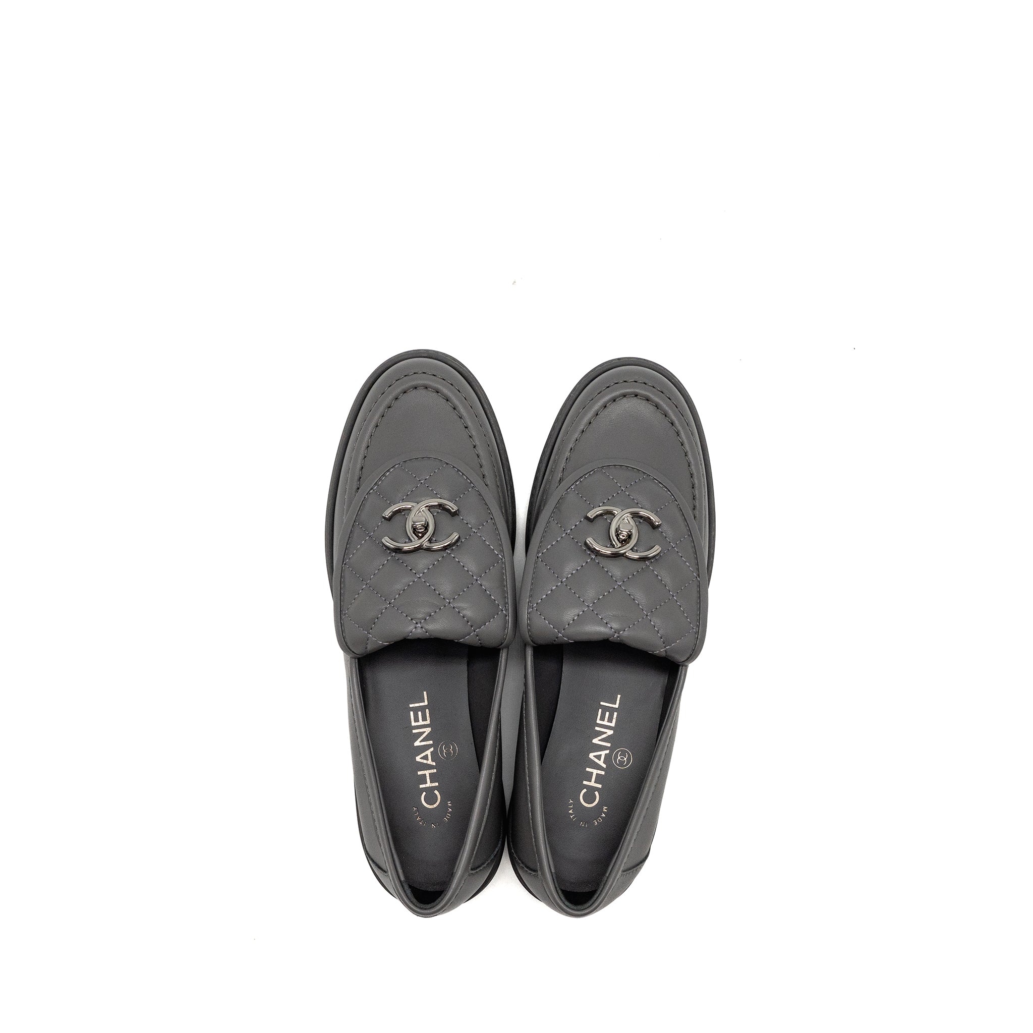 chanel-size-39-cc-turnlock-loafers-quilted-leather-grey-shw-copy
