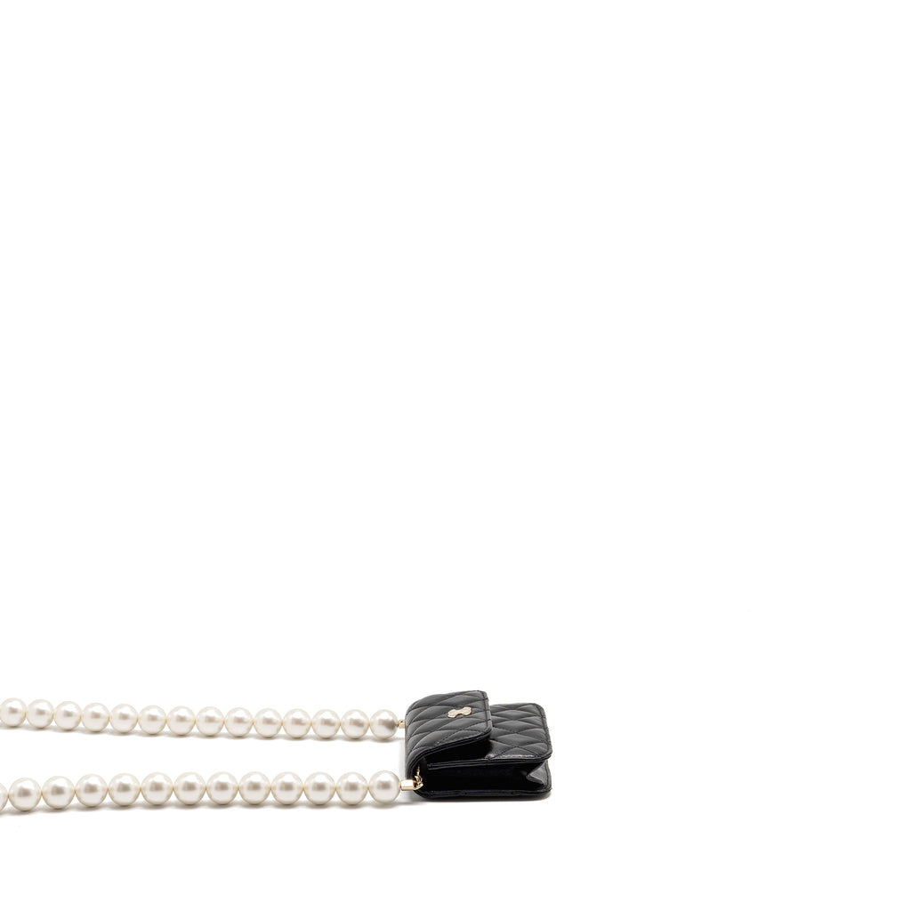 chanel-maxi-pearl-clutch-with-chain-lambskin-black-lghw-copy-1