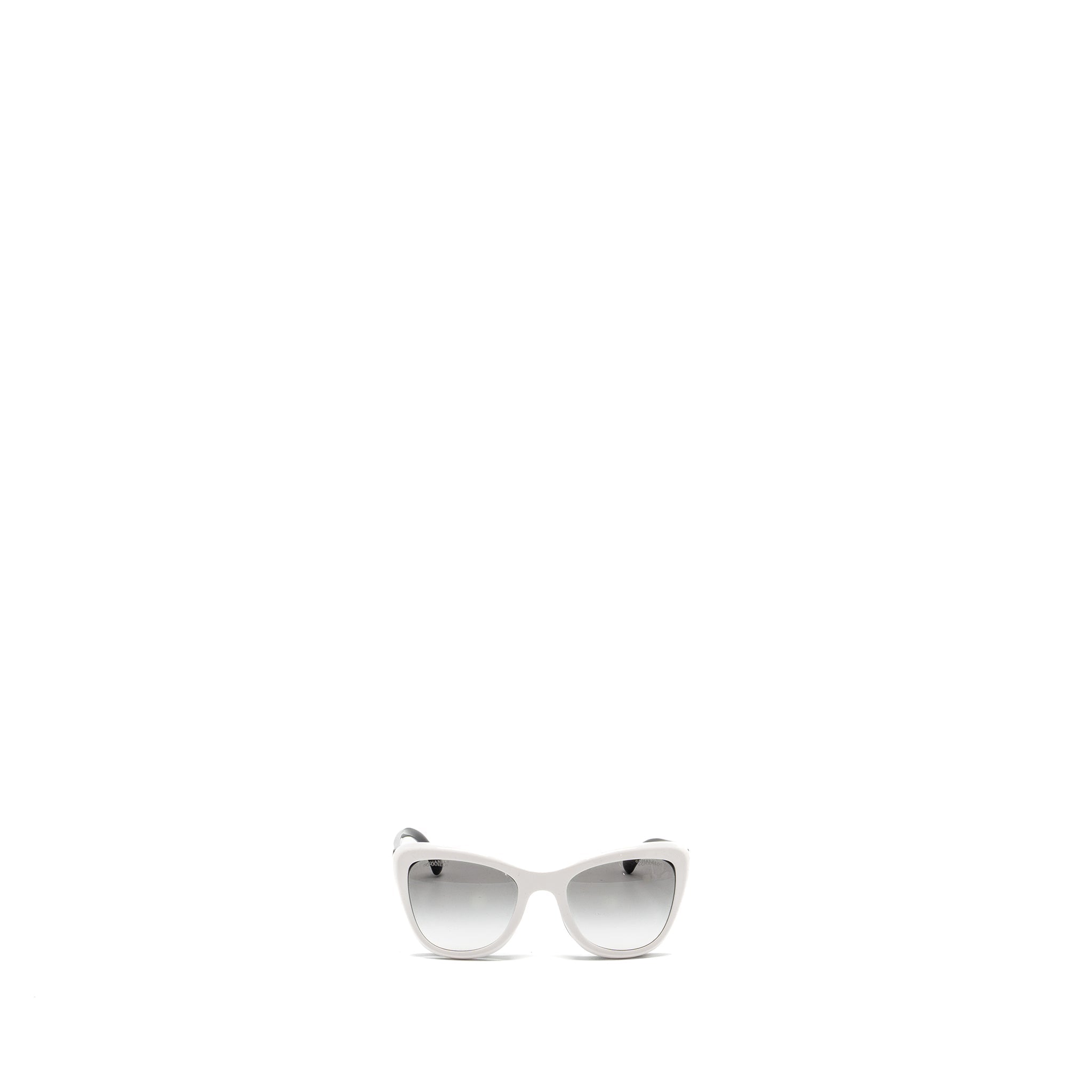 chanel-magnetic-clip-on-sunglasses-black-white