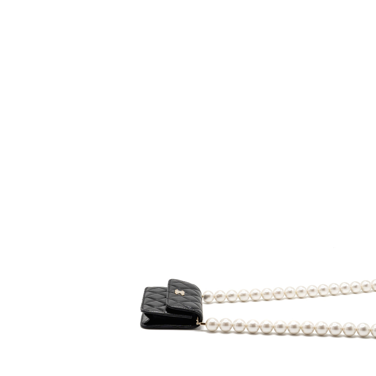 chanel-maxi-pearl-clutch-with-chain-lambskin-black-lghw-copy-1