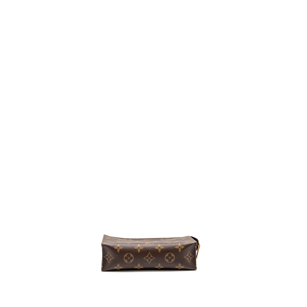 louis-vuitton-poche-toilette-19-monogram-canvas-ghw