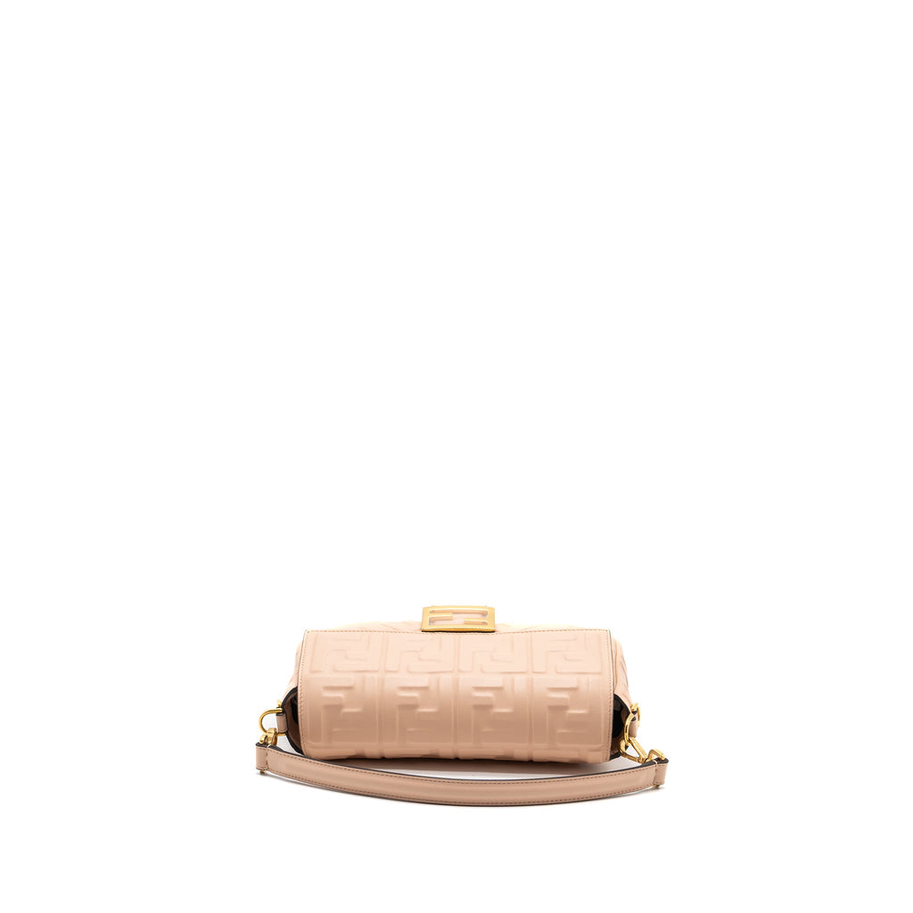 fendi-baguette-bag-lambskin-light-pink-ghw