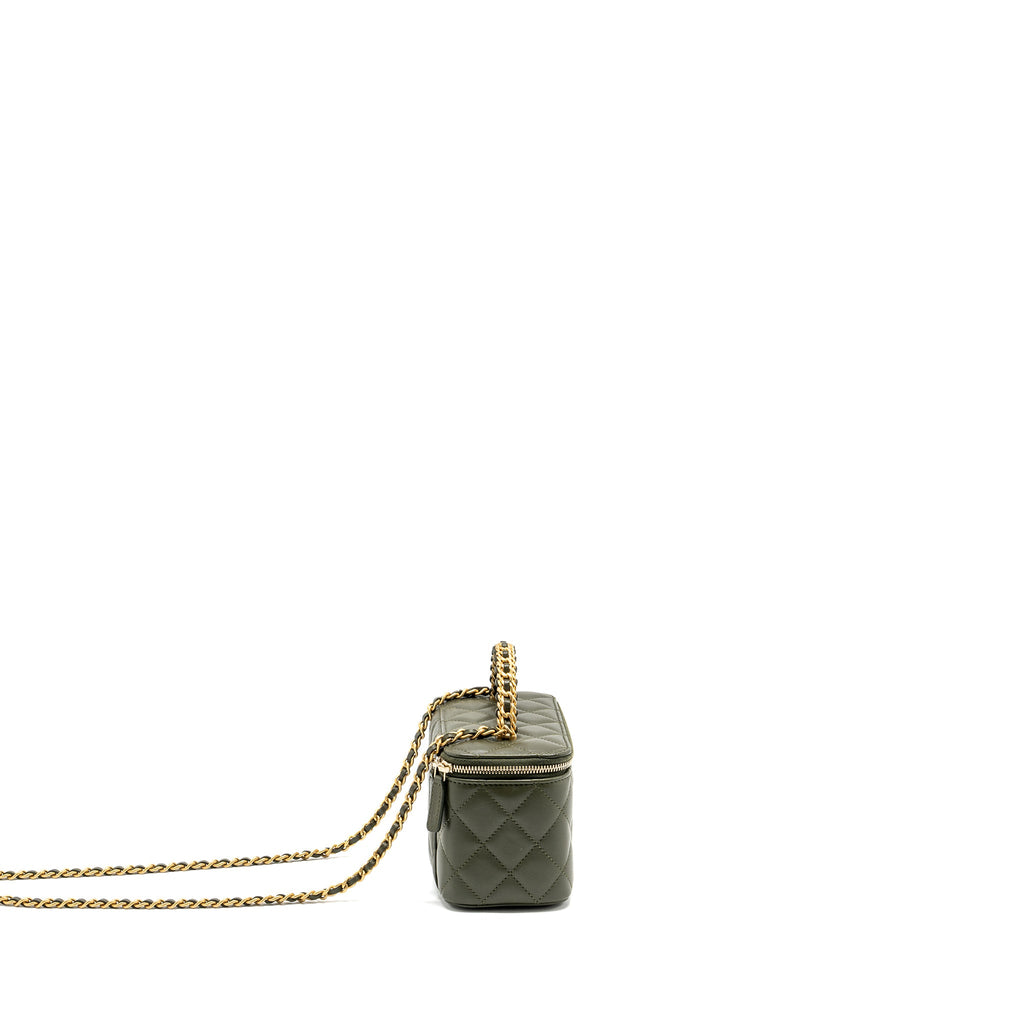chanel-detail-top-handle-long-vanity-with-chain-lambskin-dark-green-ghwmicrochip