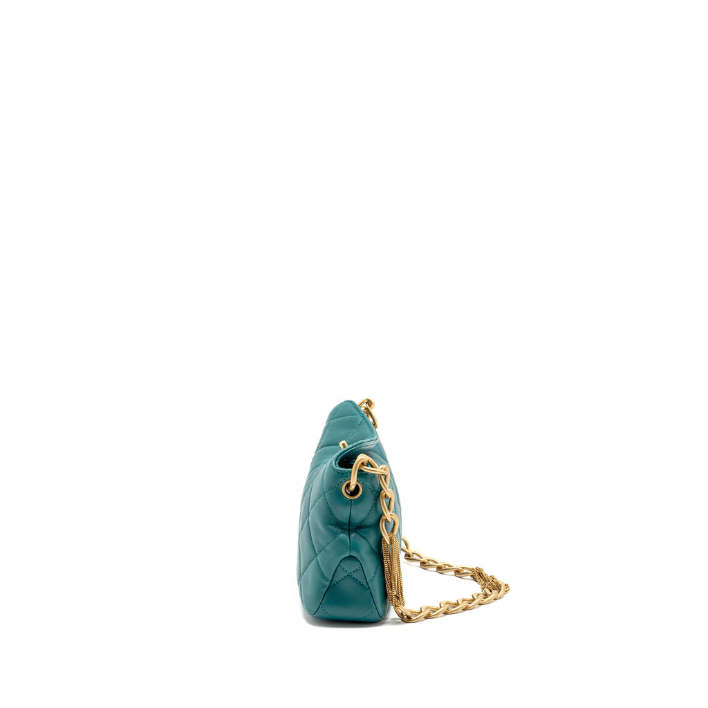 chanel-23a-small-cc-hobo-bag-with-detailed-chain-lambskin-dark-green-ghw-microchip-copy