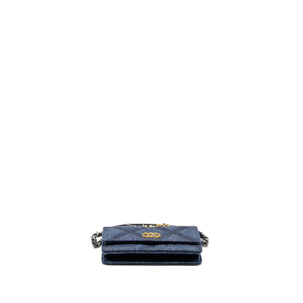 chanel-19-wallet-on-chain-denim-blue-multicolour-hardware-microchip-copy
