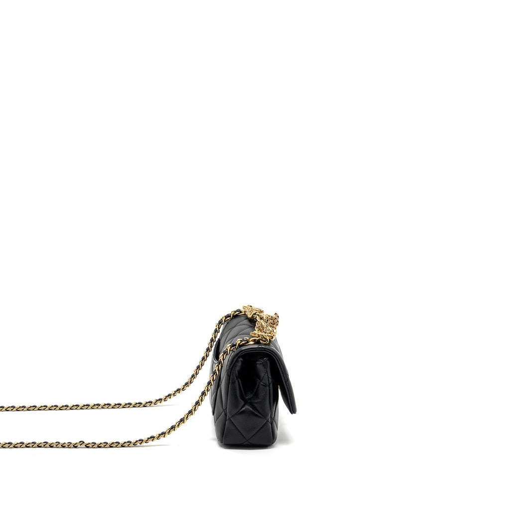 chanel-logo-chain-handle-flap-bag-lambskin-black-ghwmicrochip
