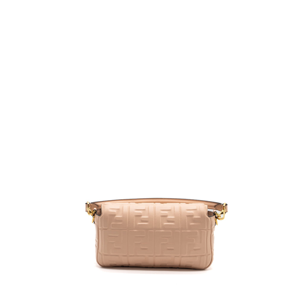 fendi-baguette-bag-lambskin-light-pink-ghw