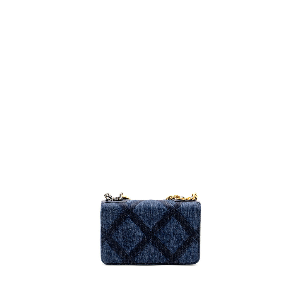 chanel-19-wallet-on-chain-denim-blue-multicolour-hardware-microchip-copy