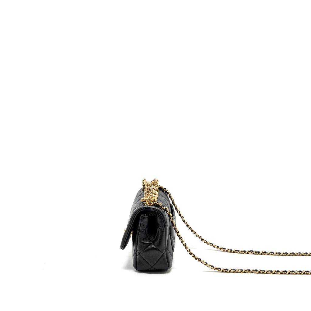 chanel-logo-chain-handle-flap-bag-lambskin-black-ghwmicrochip