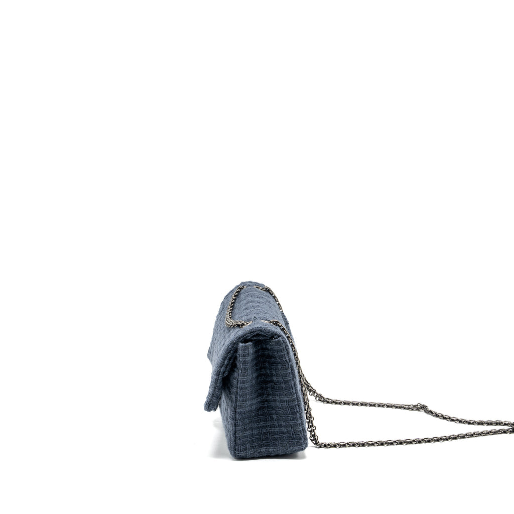 chanel-2-55-226-reissue-double-flap-bag-tweed-lightly-blue-ruthenium-hardware