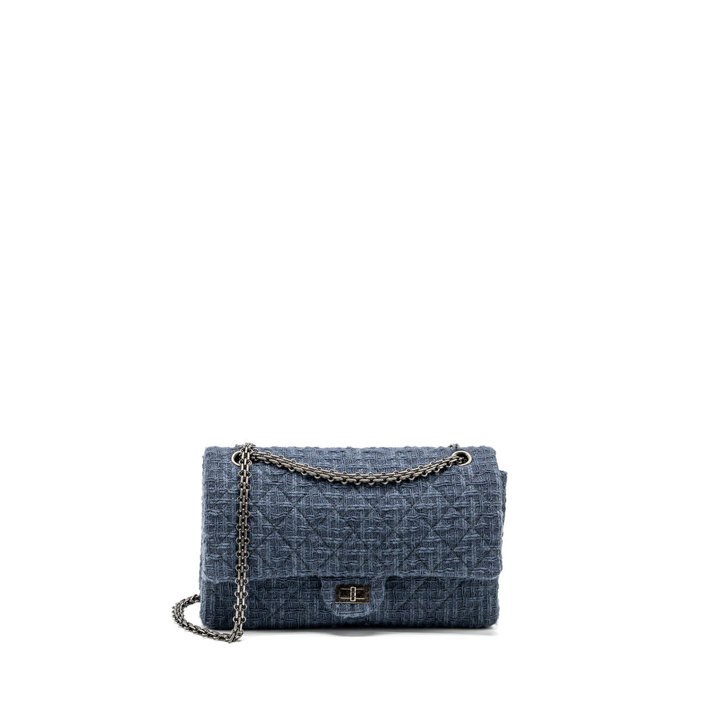 chanel-2-55-226-reissue-double-flap-bag-tweed-lightly-blue-ruthenium-hardware