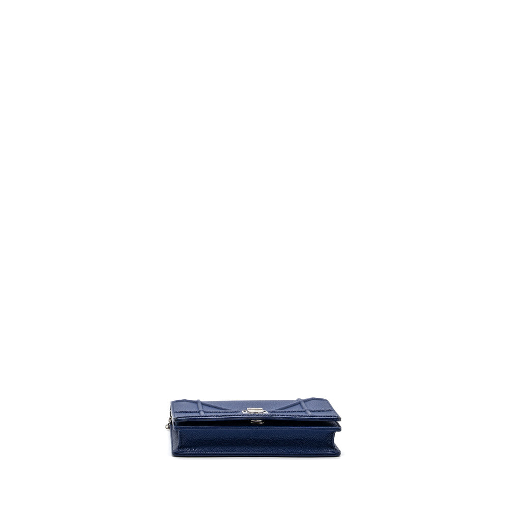 dior-diorama-wallet-on-chain-blue-with-shw