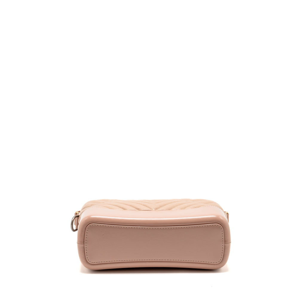 chanel-chevron-gabrielle-hobo-bag-calfskin-pink-beige-multicolour-hardware-copy-1