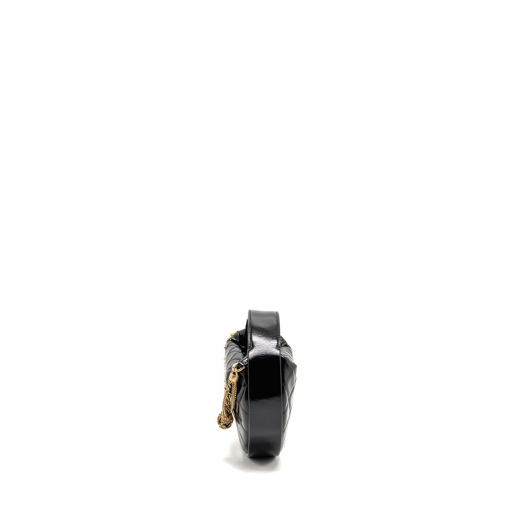 chanel-21a-round-clutch-with-detail-chain-calfskin-black-ghwmicrochip-copy