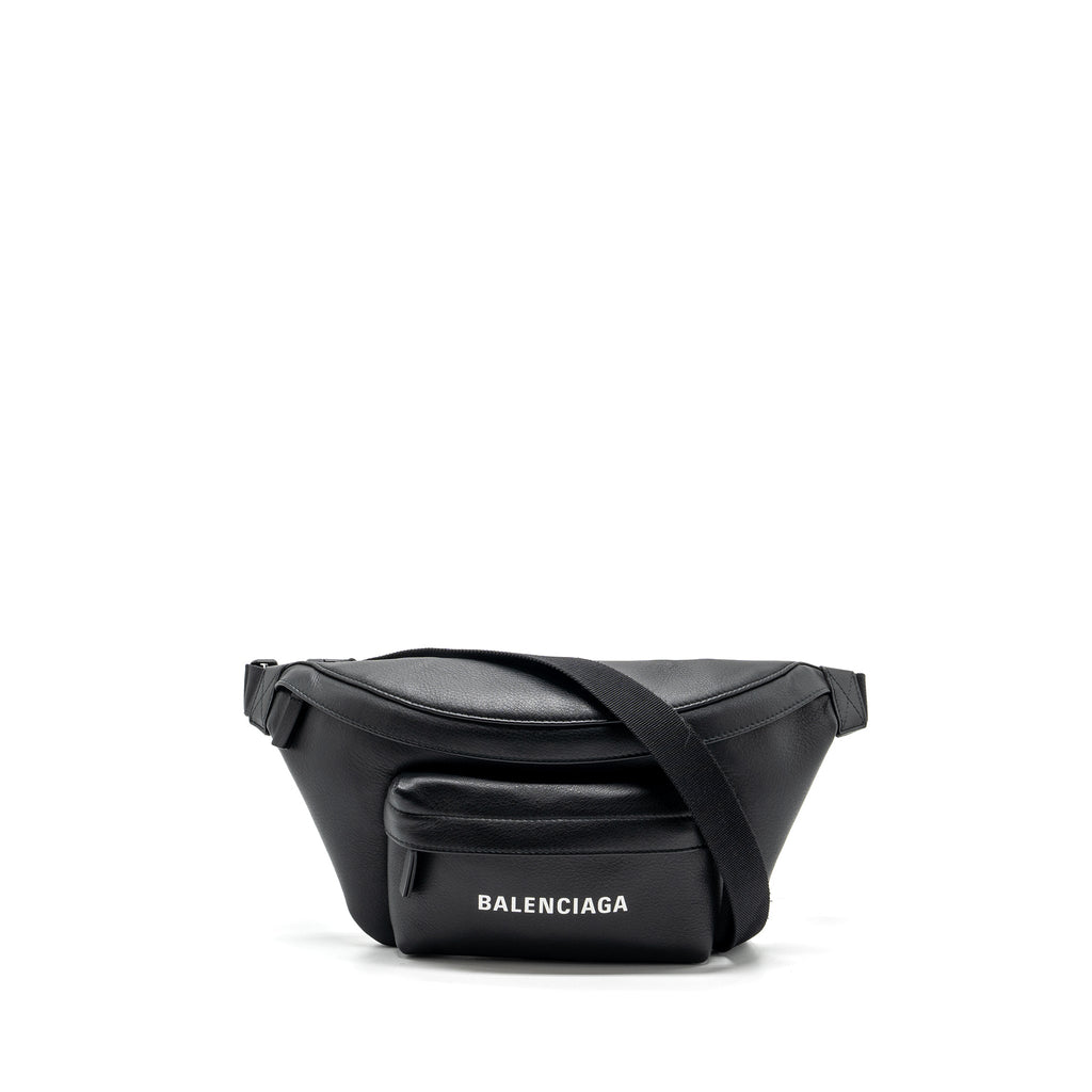 balenciaga-everyday-beltpack-calfskin-black-shw