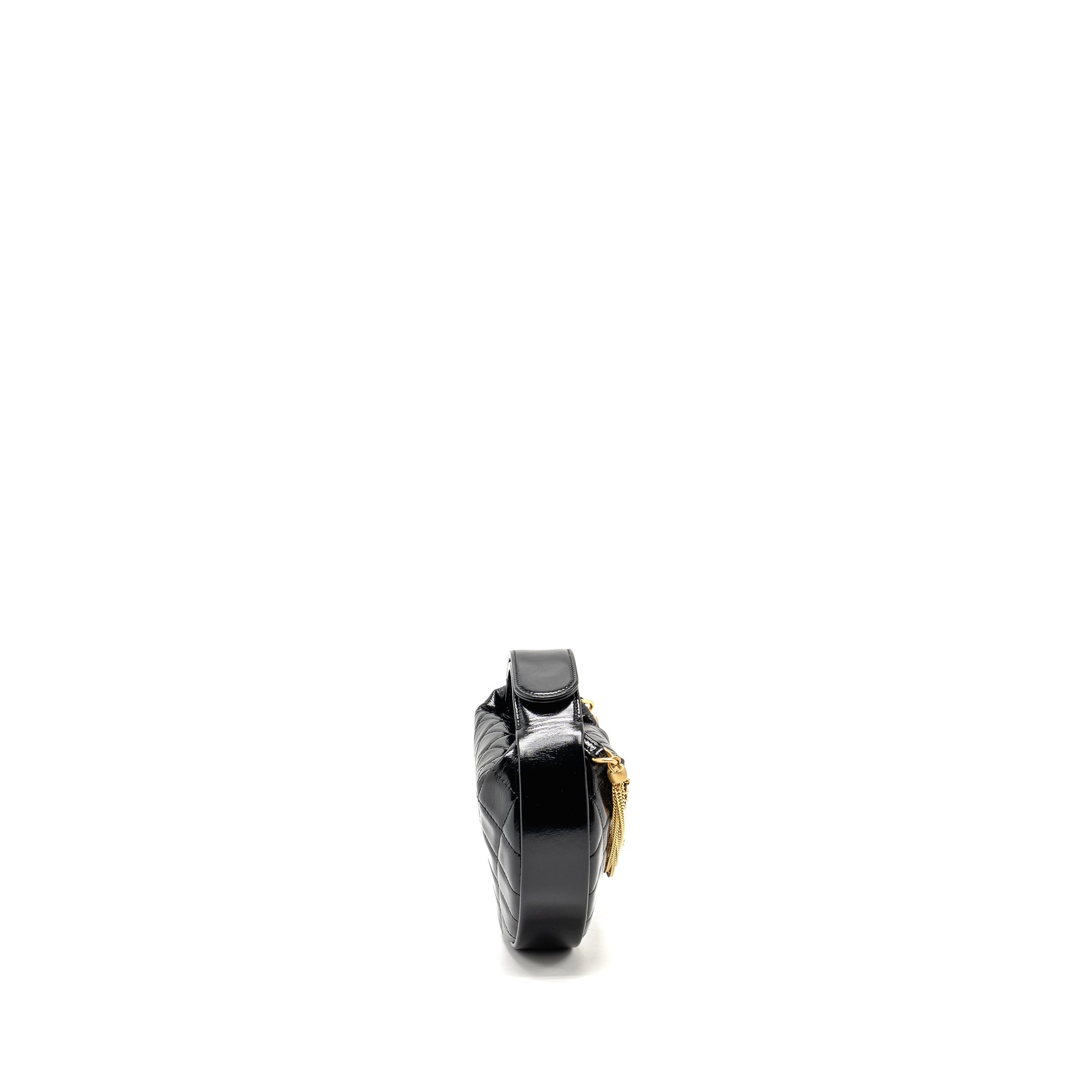 chanel-21a-round-clutch-with-detail-chain-calfskin-black-ghwmicrochip-copy