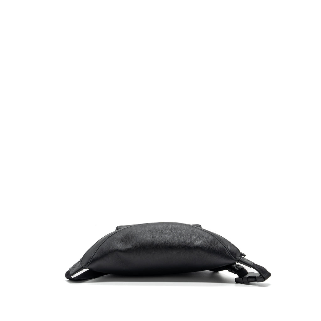 balenciaga-everyday-beltpack-calfskin-black-shw