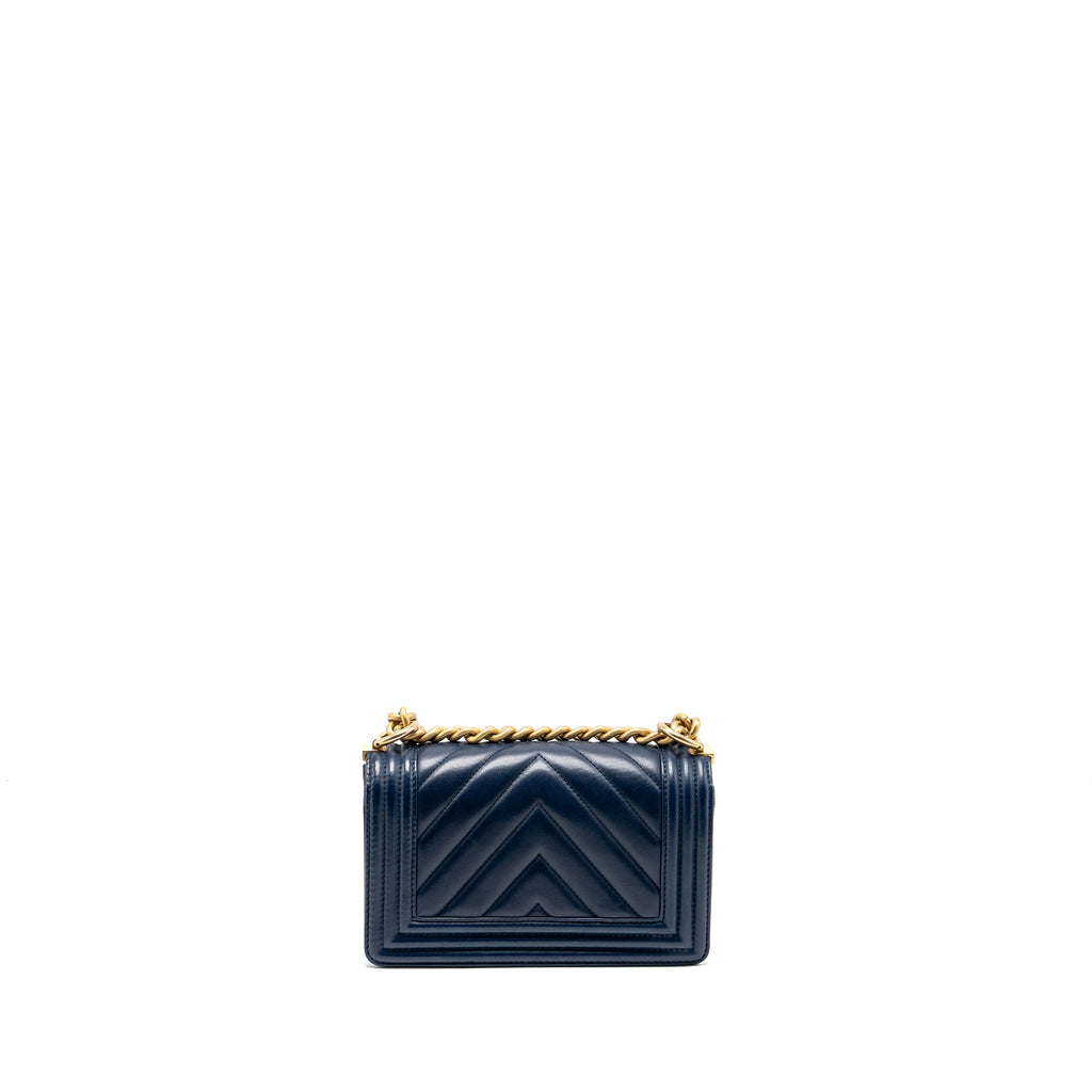 chanel-small-chevron-boy-bag-lambskin-navy-ghw-copy