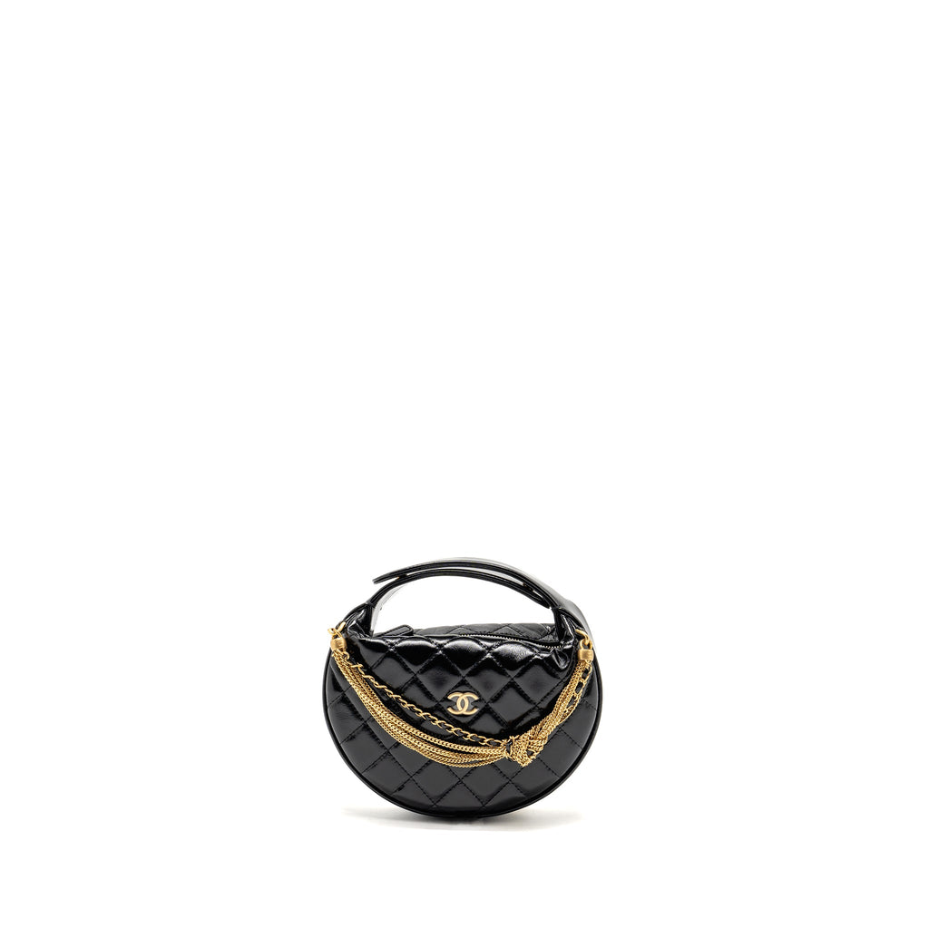 chanel-21a-round-clutch-with-detail-chain-calfskin-black-ghwmicrochip-copy