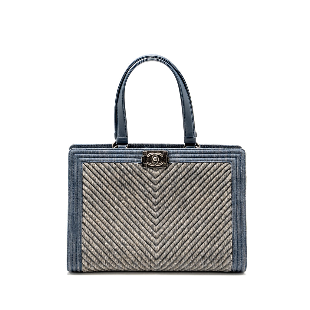 chanel-15p-boy-chevron-shopping-tote-bag-denim-lambskin-blue-ruthenium-hardware-copy