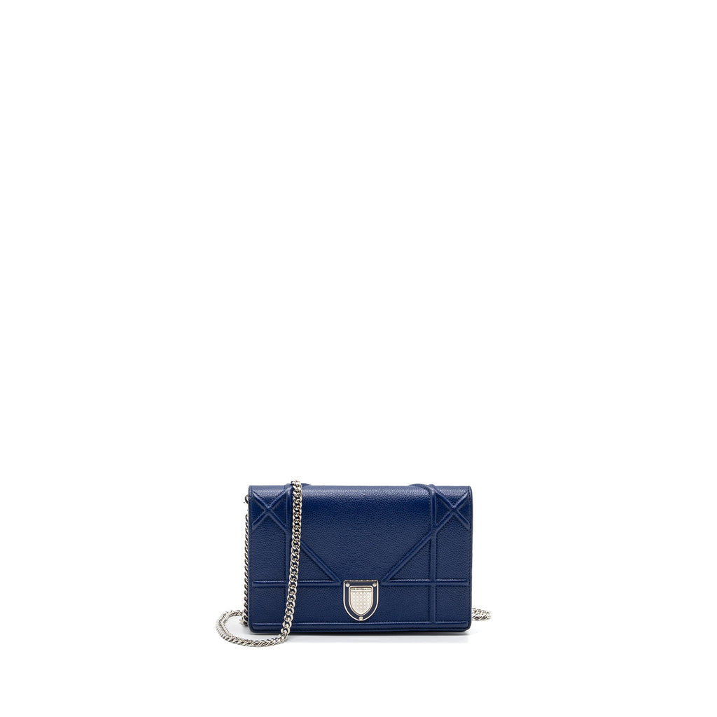 dior-diorama-wallet-on-chain-blue-with-shw
