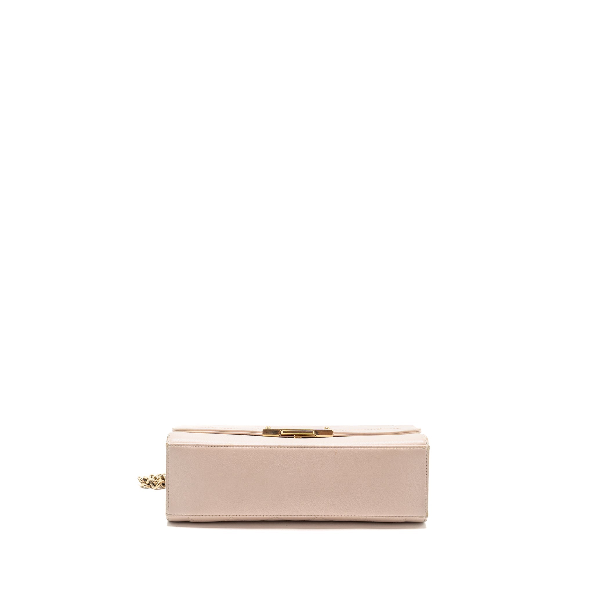 chanel-17c-click-label-shoulder-bag-calfskin-light-pink-lghw-copy-1