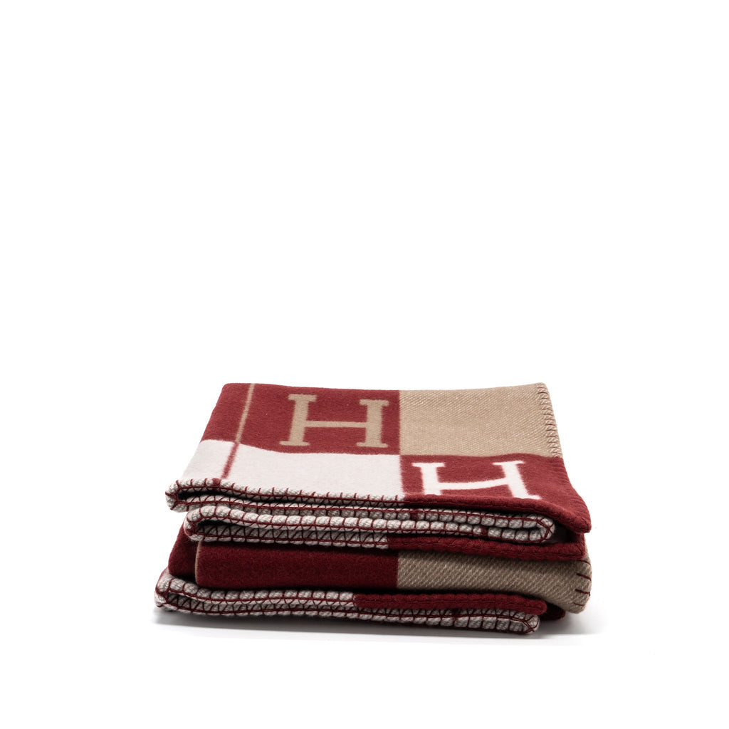 hermes-avalon-iii-throw-blanket-ecru-rouge-h