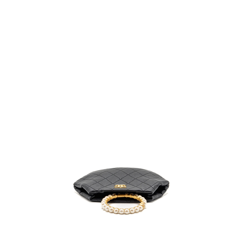 chanel-pearl-crown-handle-clutch-lambskin-black-ghw-microchip