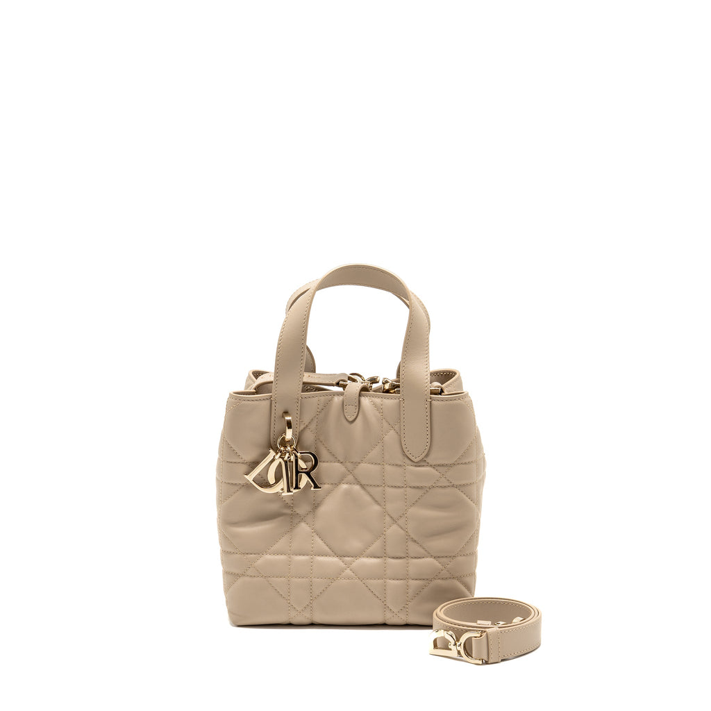 dior-small-dior-toujours-vertical-tote-bag-macrocannage-calfskin-powder-beige-lghw-copy