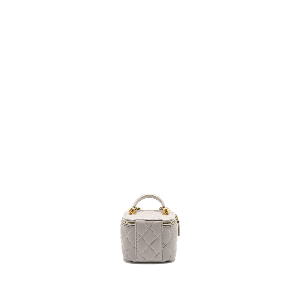 chanel-top-handle-mini-vanity-case-lambskin-light-grey-ghw