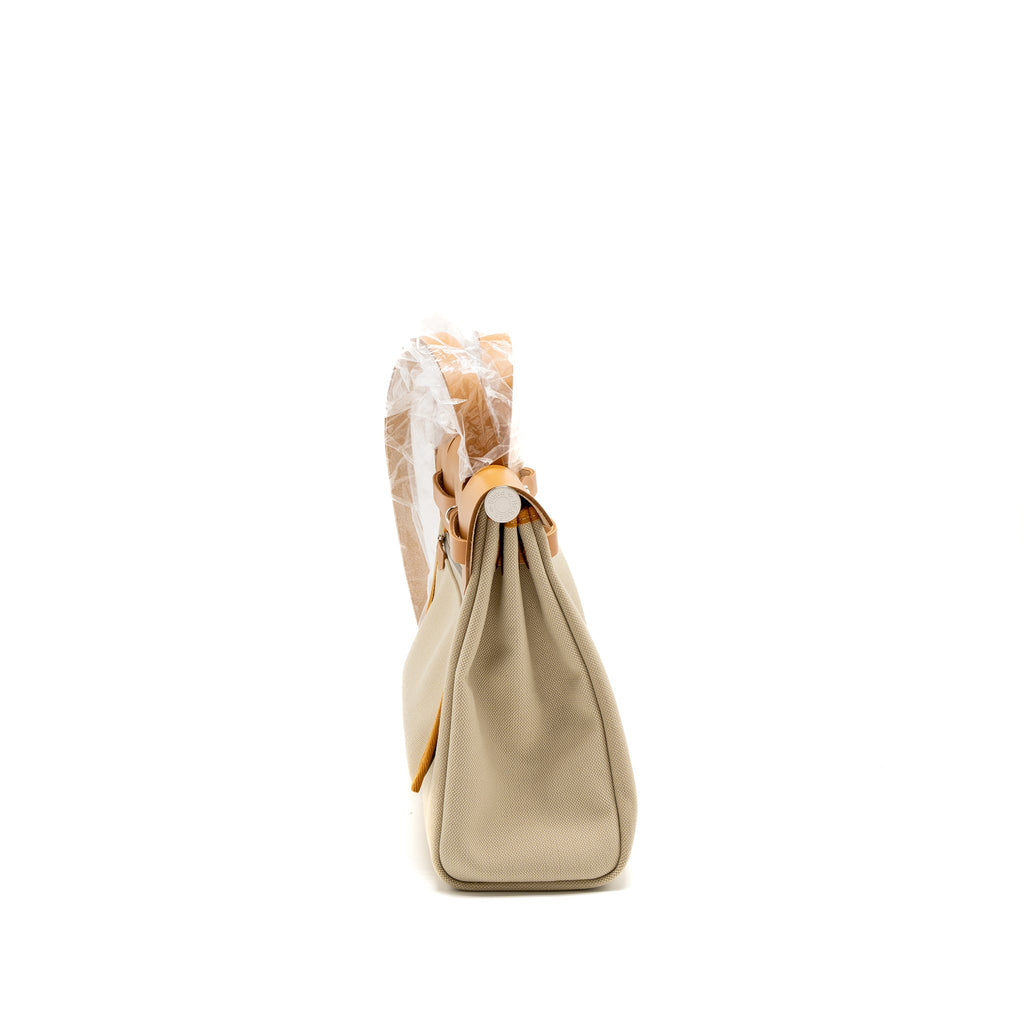 hermes-herbag-31-zip-bag-canvas-vache-hunter-beton-naturel-sable-shw-stamp-u