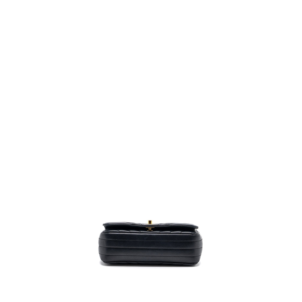 chanel-chevron-flap-bag-calfskin-black-ghw