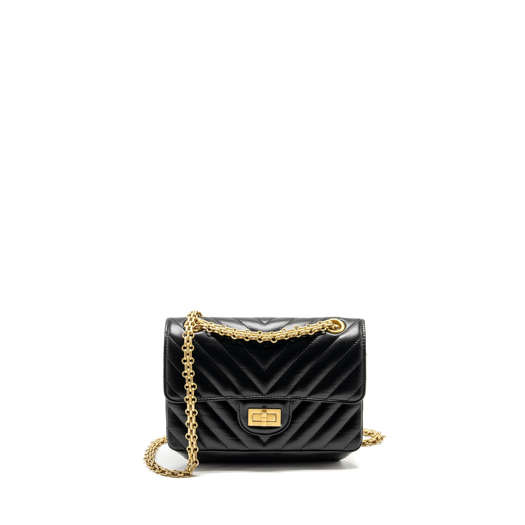 chanel-mini-2-55-reissue-chevron-calfskin-black-ghw-microchip