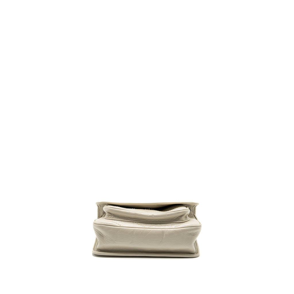 saint-laurent-ysl-niki-baby-flap-bag-calfskin-blanc-with-blanc-hardware