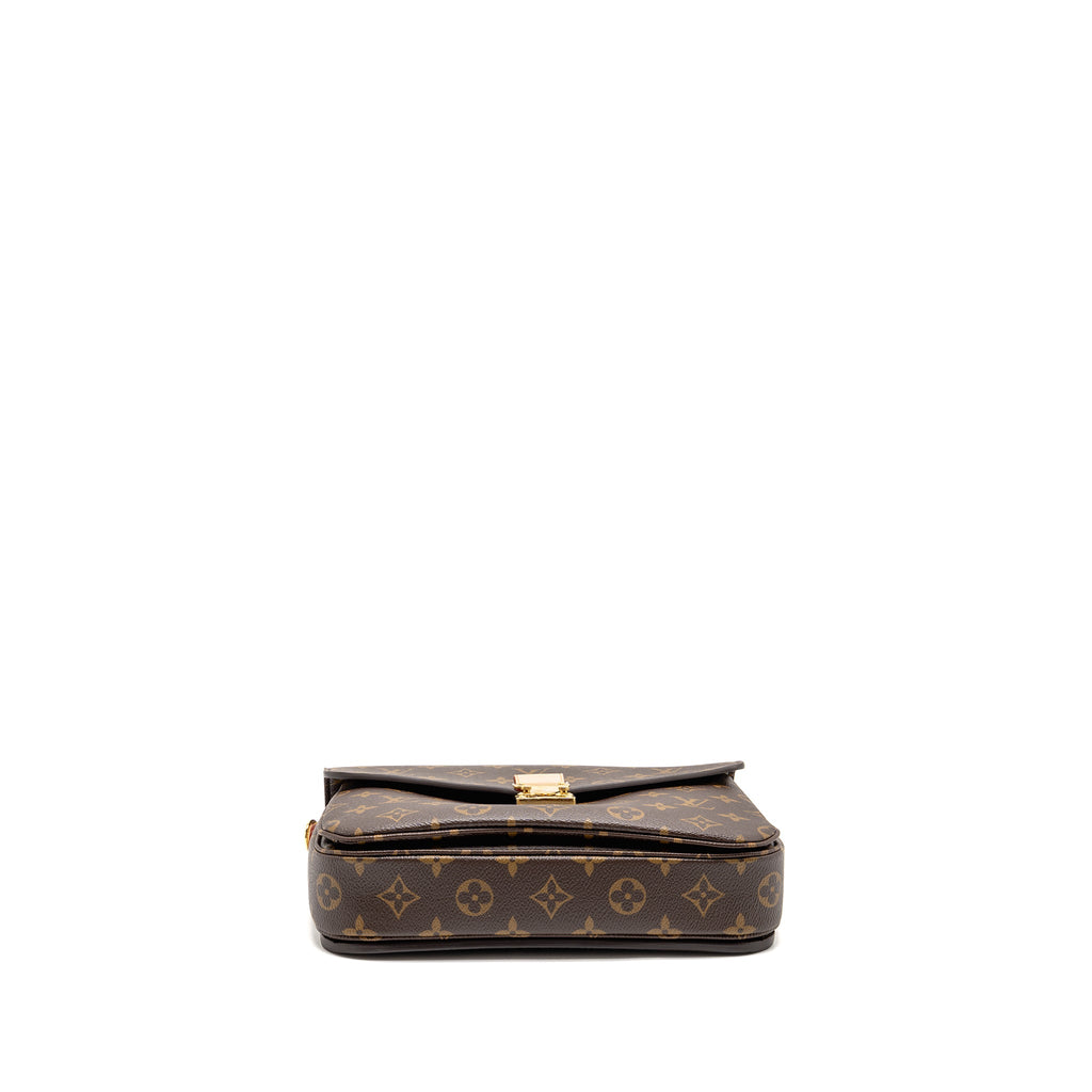 louis-vuitton-pochette-metis-monogram-canvas-ghw-34