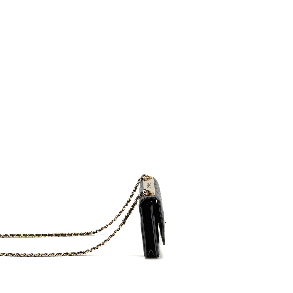 chanel-trendy-cc-wallet-on-chain-lambskin-black-lghw-microchip-1