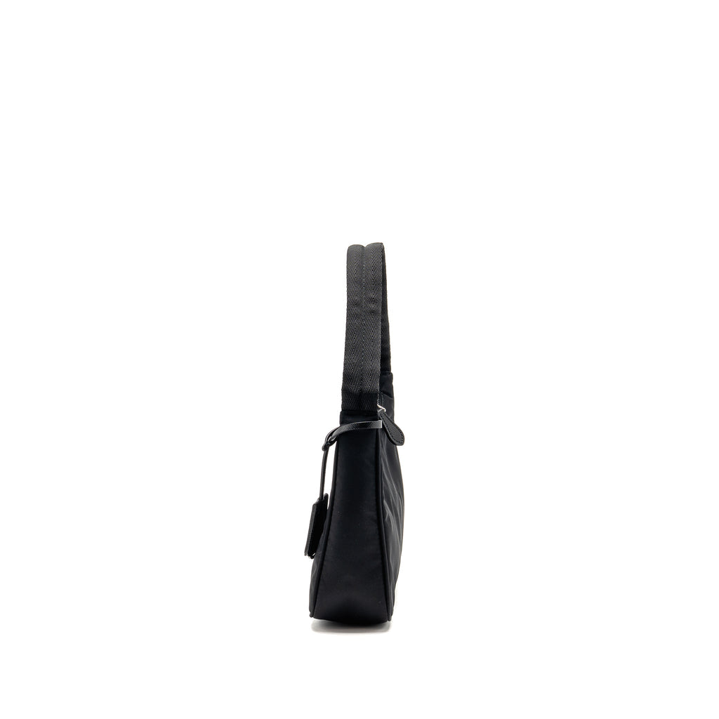 prada-re-edition-2000-mini-bag-re-nylon-black-shw-copy