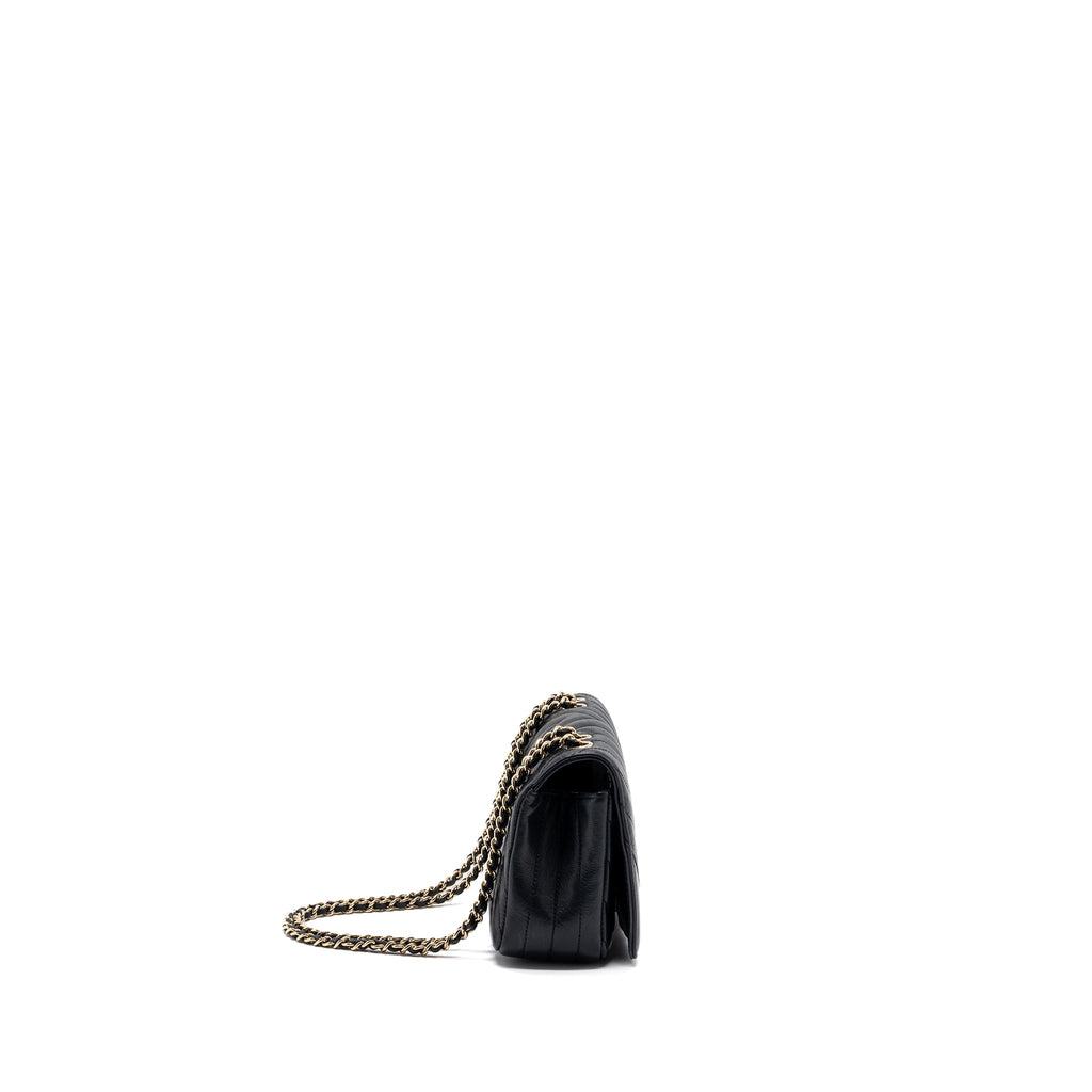 chanel-chevron-flap-bag-calfskin-black-ghw