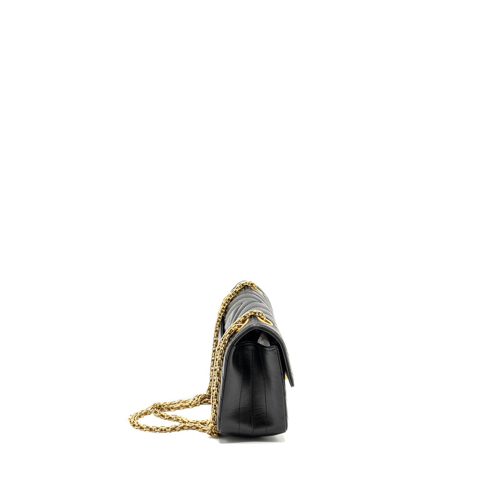chanel-mini-2-55-reissue-chevron-calfskin-black-ghw-microchip