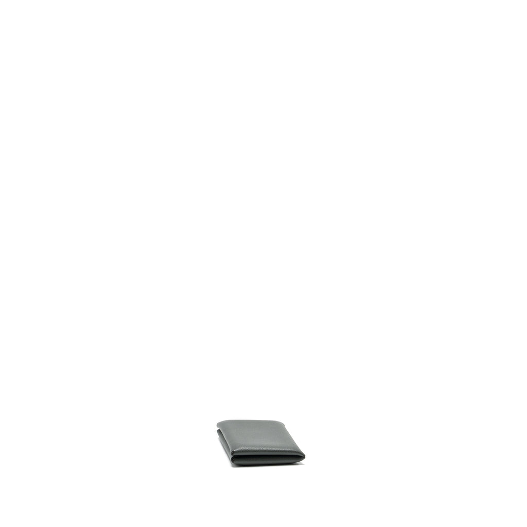 hermes-calvi-card-holder-evercolor-vert-amande-gris-perle-shw-stamp-d-1