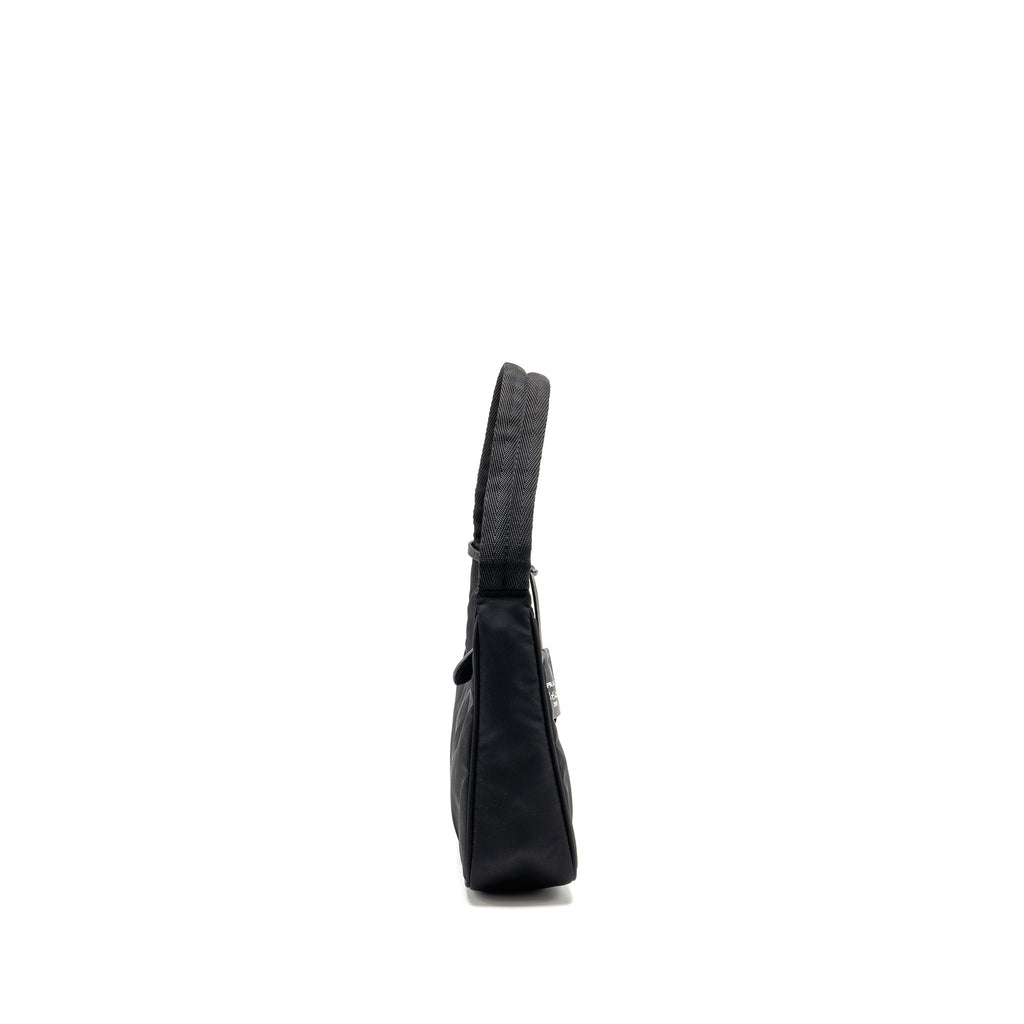 prada-re-edition-2000-mini-bag-re-nylon-black-shw-copy