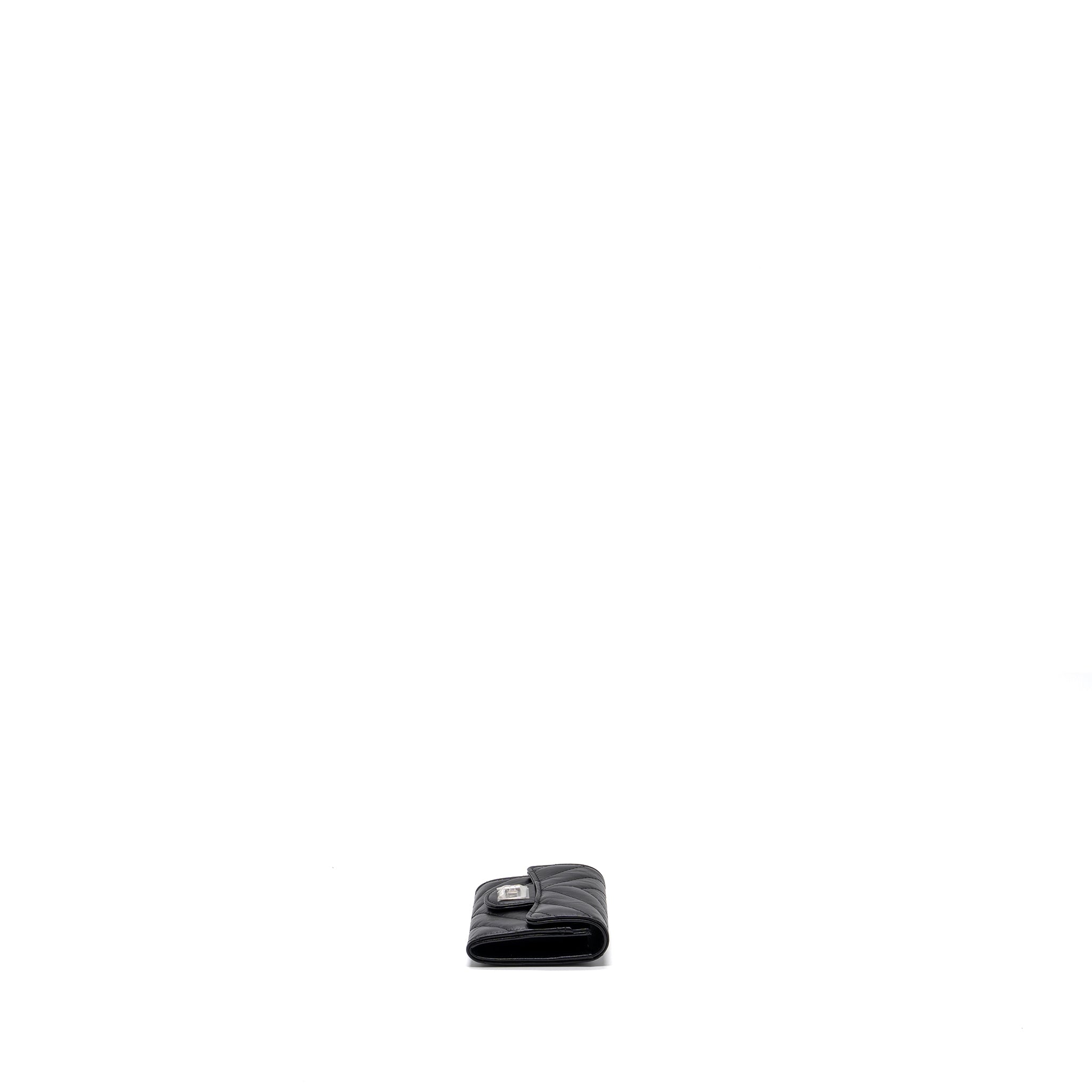 chanel-2-55-reissue-flap-card-holder-aged-calfskin-black-shw-microchip
