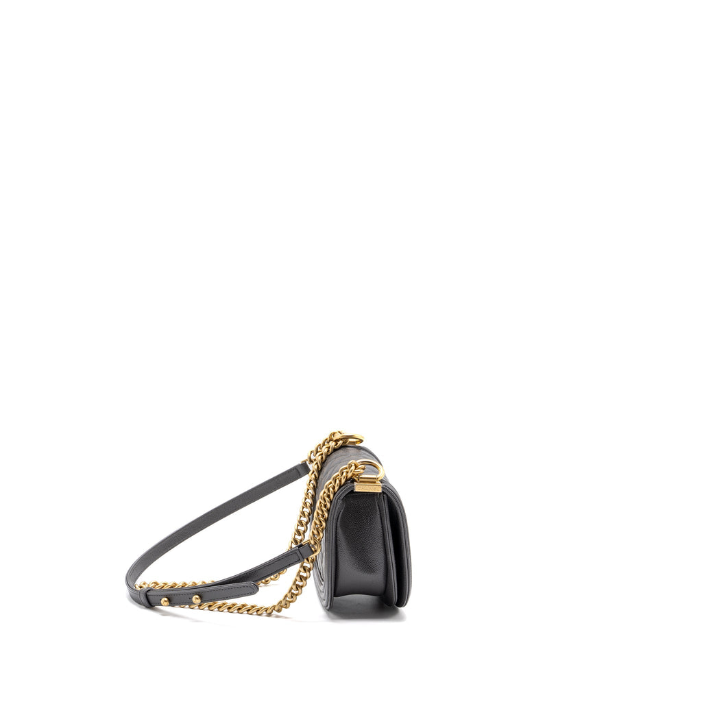 chanel-22a-round-boy-messenger-bag-caviar-grey-ghwmicrochip-copy