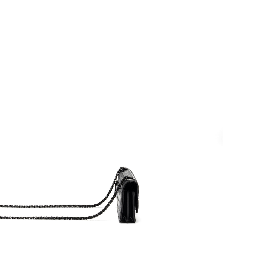 chanel-trendy-cc-wallet-on-chain-lambskin-black-with-black-hardware-microchip