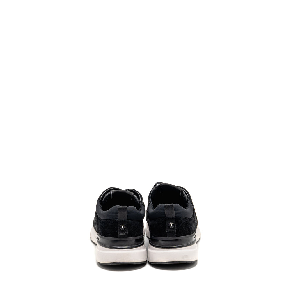 chanel-size-45-cc-logo-sneakers-black-white