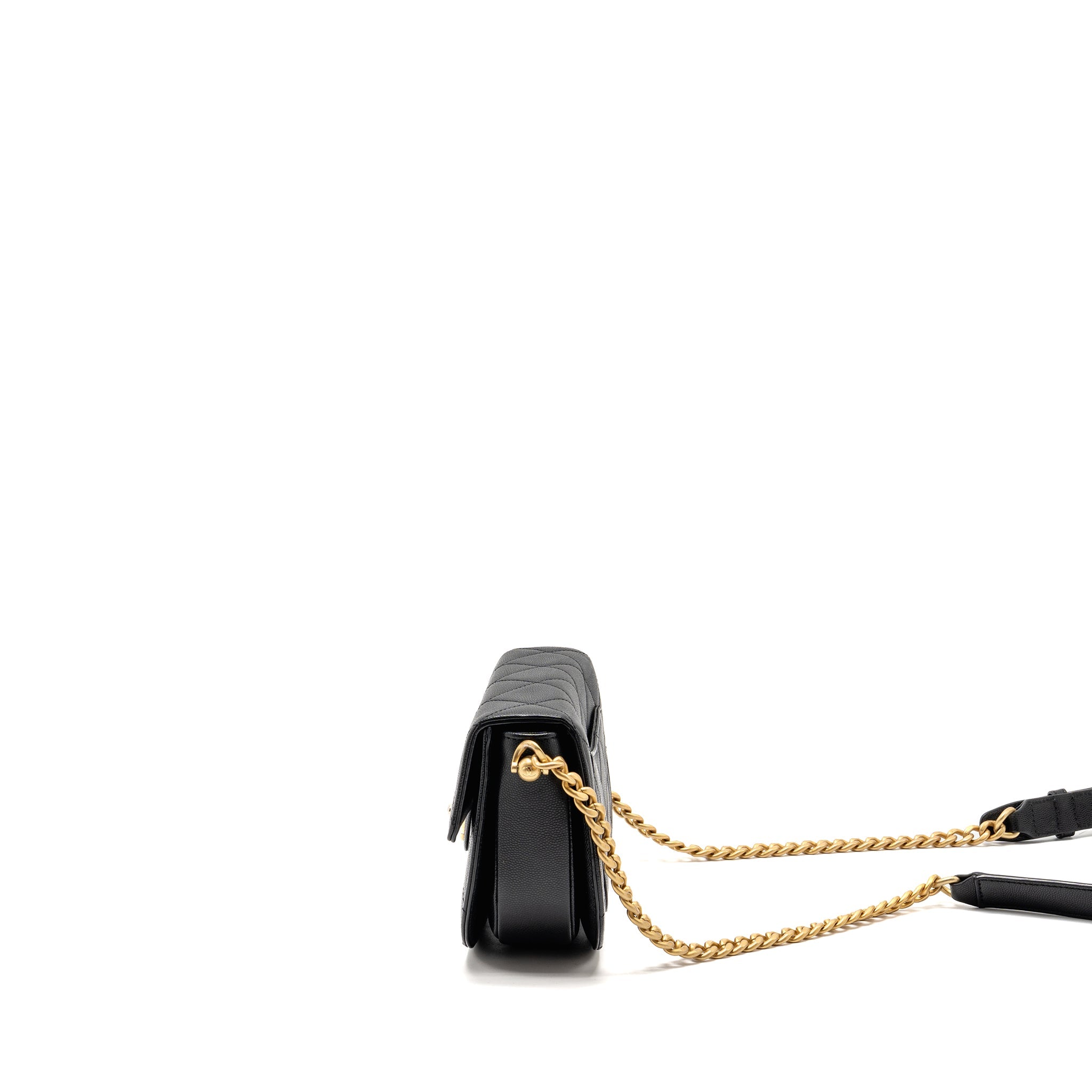 chanel-22b-round-messenger-bag-caviar-black-ghw