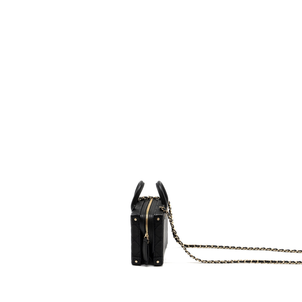 chanel-22b-small-vanity-case-calfskin-black-ghw-microchip-1
